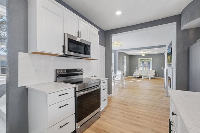 120 4th Avenue E, Shakopee, MN 55379