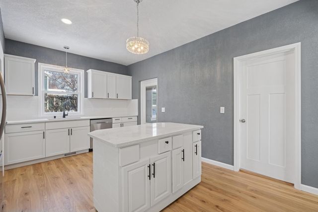 120 4th Avenue E, Shakopee, MN 55379