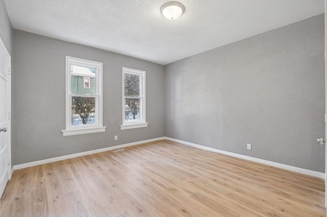 120 4th Avenue E, Shakopee, MN 55379