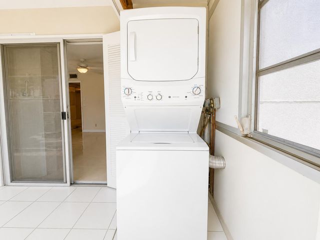 446 SAXONY J Way 446, Delray Beach, FL 33446