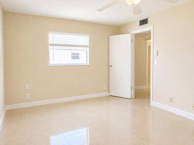 446 SAXONY J Way 446, Delray Beach, FL 33446