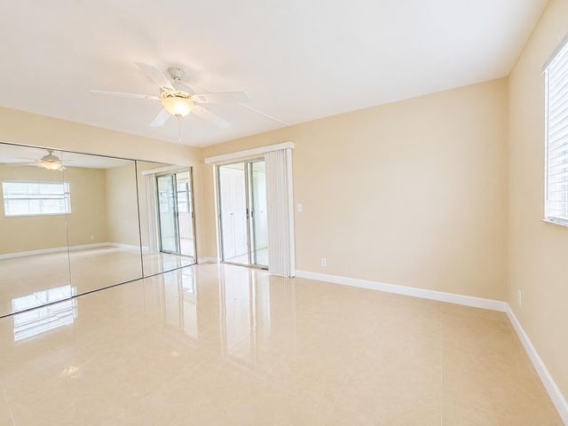 446 SAXONY J Way 446, Delray Beach, FL 33446