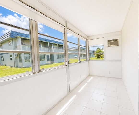 446 SAXONY J Way 446, Delray Beach, FL 33446
