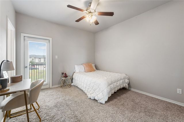 512 Hayes Lane, College Station, TX 77845