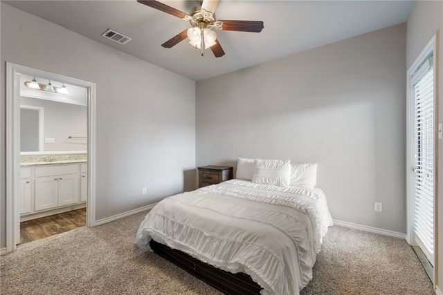 512 Hayes Lane, College Station, TX 77845