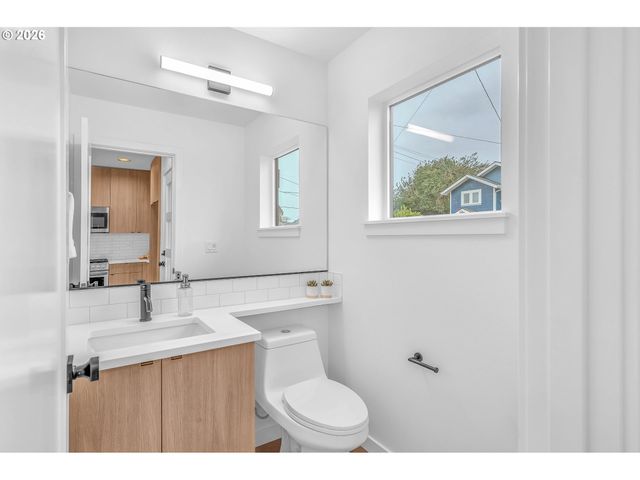 6471 Se RAMONA St C, Portland, OR 97206