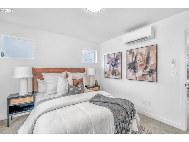 6471 Se RAMONA St C, Portland, OR 97206