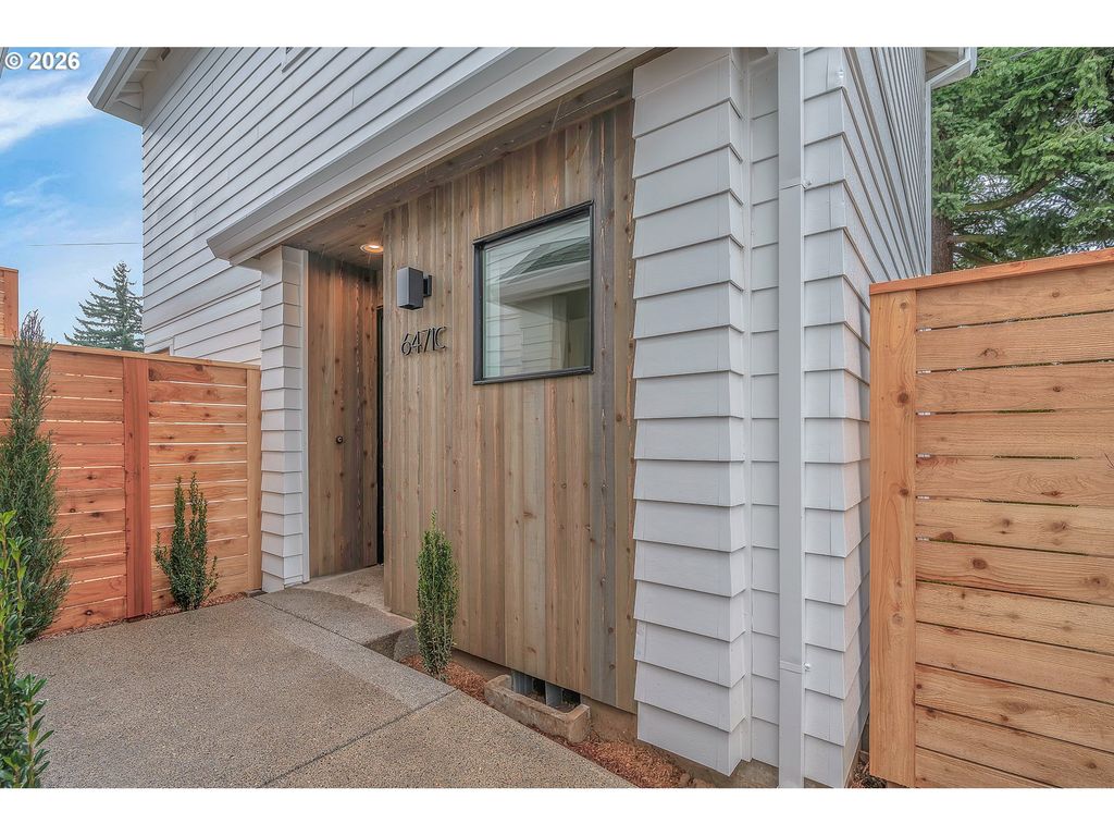 6471 Se RAMONA St C, Portland, OR 97206