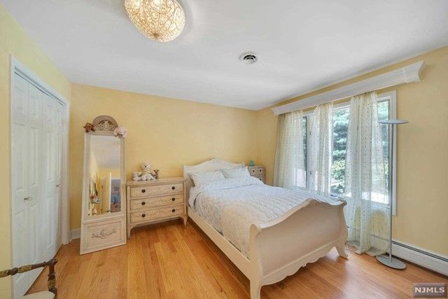 26 O Shaughnessy Lane, Closter, NJ 07624