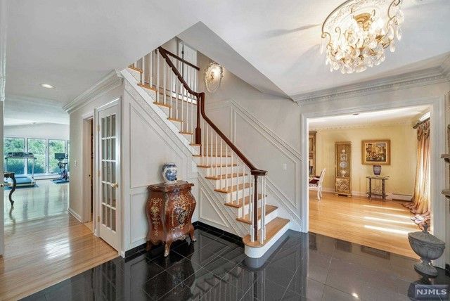 26 O Shaughnessy Lane, Closter, NJ 07624