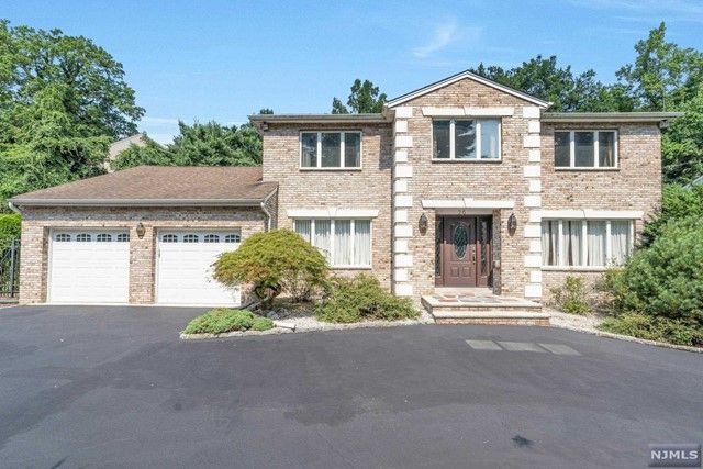 26 O Shaughnessy Lane, Closter, NJ 07624