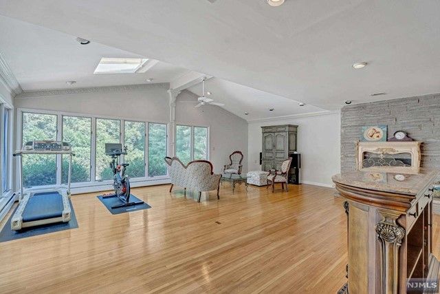 26 O Shaughnessy Lane, Closter, NJ 07624