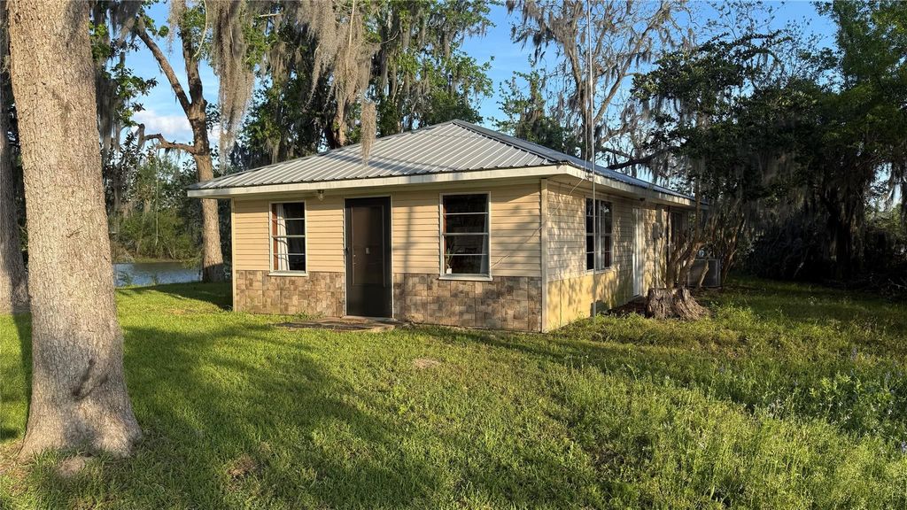 215 Weldon, Livingston, TX 77351