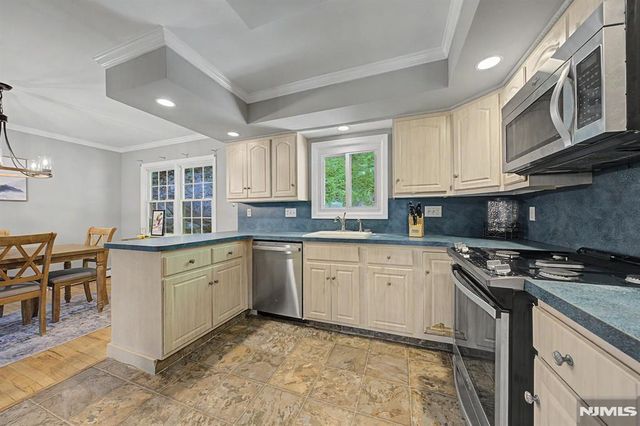 79 Truman Boulevard, Oakland, NJ 07436