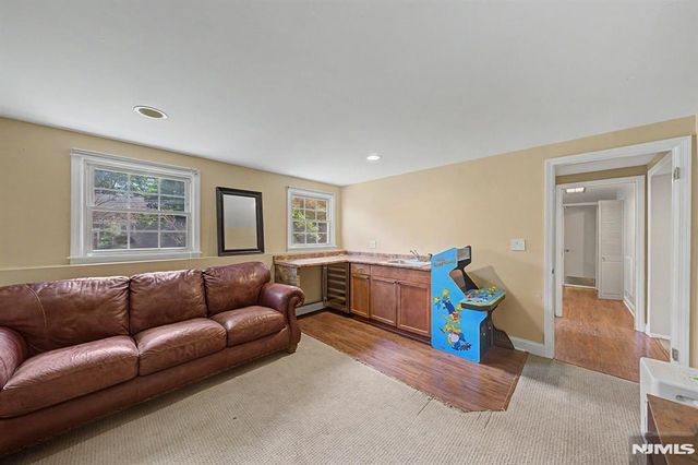 79 Truman Boulevard, Oakland, NJ 07436