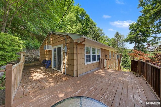 79 Truman Boulevard, Oakland, NJ 07436