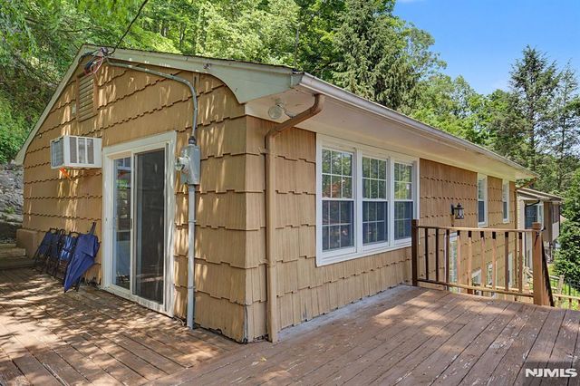 79 Truman Boulevard, Oakland, NJ 07436