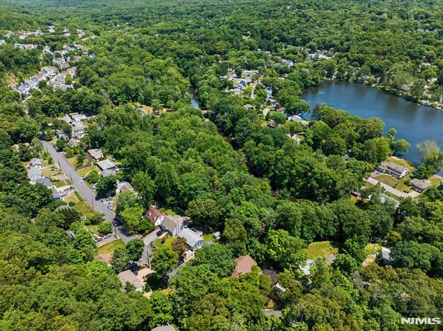 79 Truman Boulevard, Oakland, NJ 07436