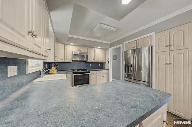 79 Truman Boulevard, Oakland, NJ 07436