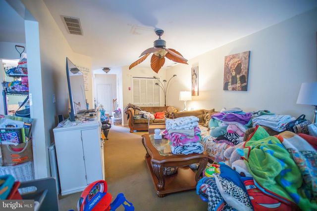 184 BIRCH HOLLOW DR, Bordentown, NJ 08505