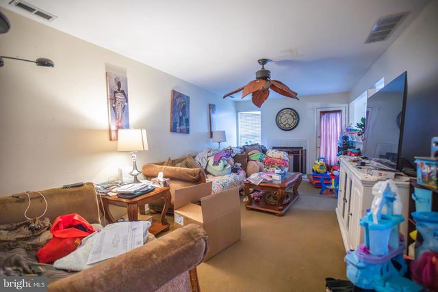 184 BIRCH HOLLOW DR, Bordentown, NJ 08505