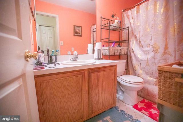 184 BIRCH HOLLOW DR, Bordentown, NJ 08505