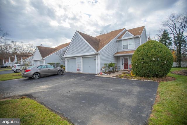 184 BIRCH HOLLOW DR, Bordentown, NJ 08505