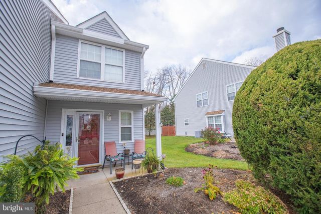 184 BIRCH HOLLOW DR, Bordentown, NJ 08505