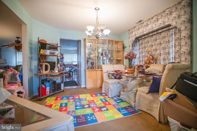 184 BIRCH HOLLOW DR, Bordentown, NJ 08505