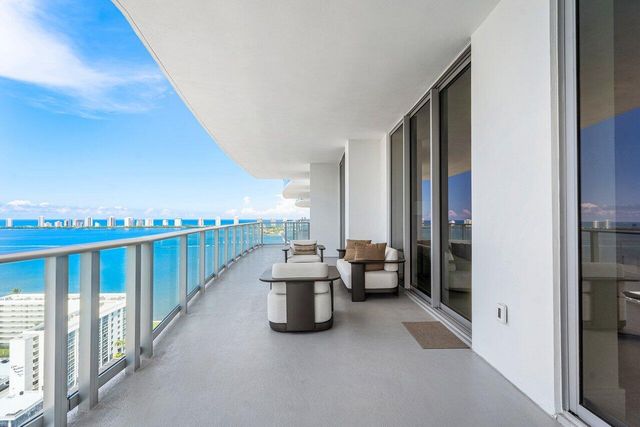 220 Lake Shore Drive 2109, Lake Park, FL 33403