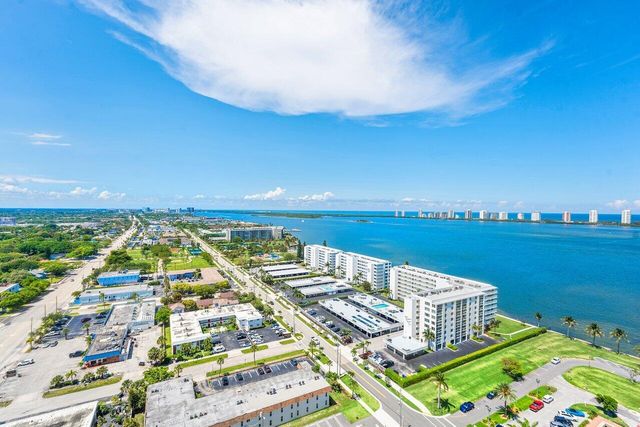 220 Lake Shore Drive 2109, Lake Park, FL 33403