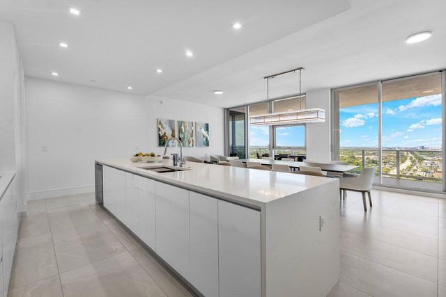 220 Lake Shore Drive 2109, Lake Park, FL 33403