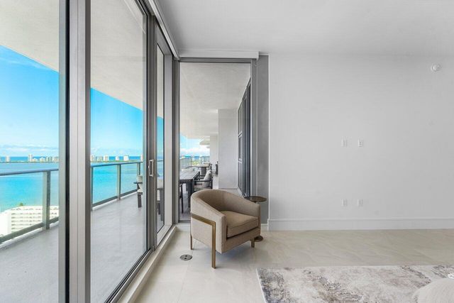 220 Lake Shore Drive 2109, Lake Park, FL 33403