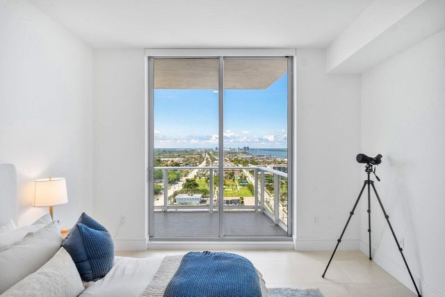 220 Lake Shore Drive 2109, Lake Park, FL 33403