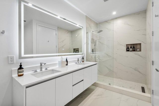 220 Lake Shore Drive 2109, Lake Park, FL 33403