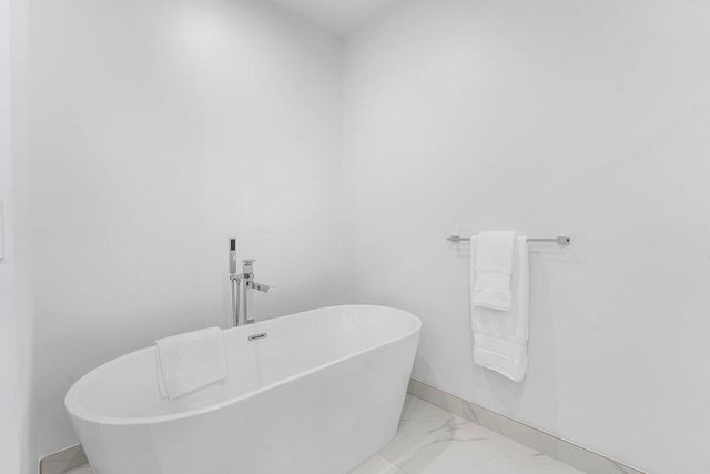 220 Lake Shore Drive 2109, Lake Park, FL 33403