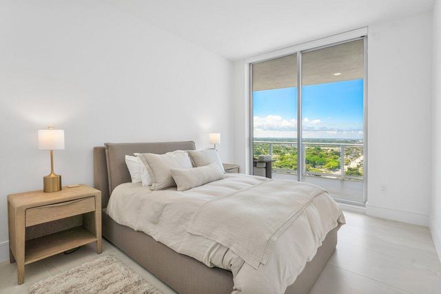 220 Lake Shore Drive 2109, Lake Park, FL 33403
