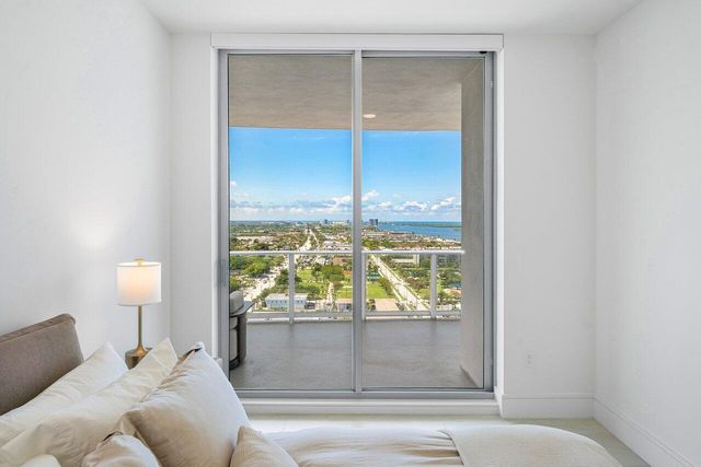 220 Lake Shore Drive 2109, Lake Park, FL 33403