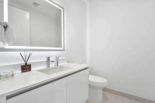 220 Lake Shore Drive 2109, Lake Park, FL 33403