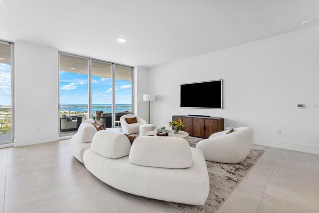 220 Lake Shore Drive 2109, Lake Park, FL 33403