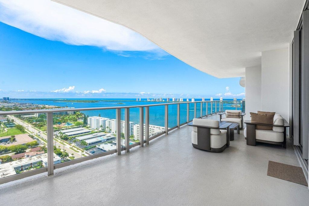 220 Lake Shore Drive 2109, Lake Park, FL 33403