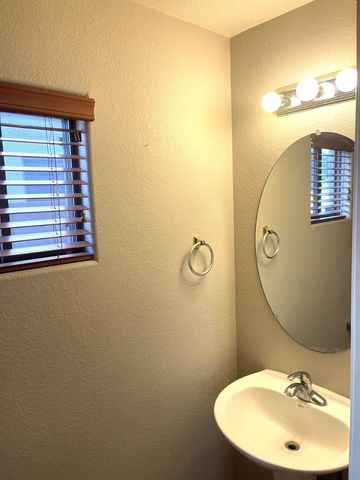 985 E Saddle, San Tan Valley, AZ 85143