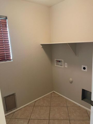 985 E Saddle, San Tan Valley, AZ 85143