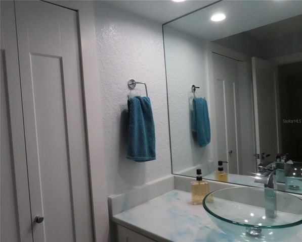 1167 MISSION CIRCLE 53E, Clearwater, FL 33759