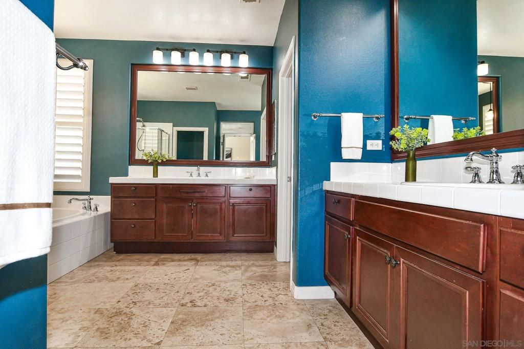 Image 15 of property listing at 3805 Sacramento Dr, La Mesa, CA 91941
