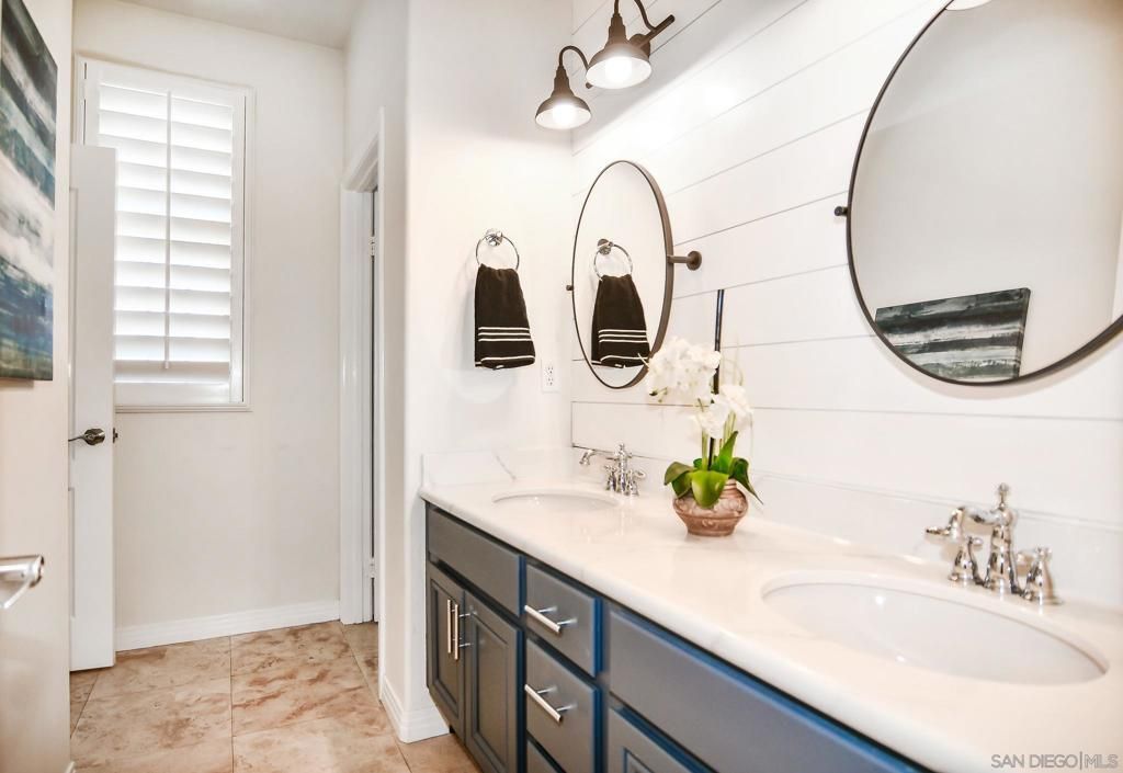 Image 24 of property listing at 3805 Sacramento Dr, La Mesa, CA 91941