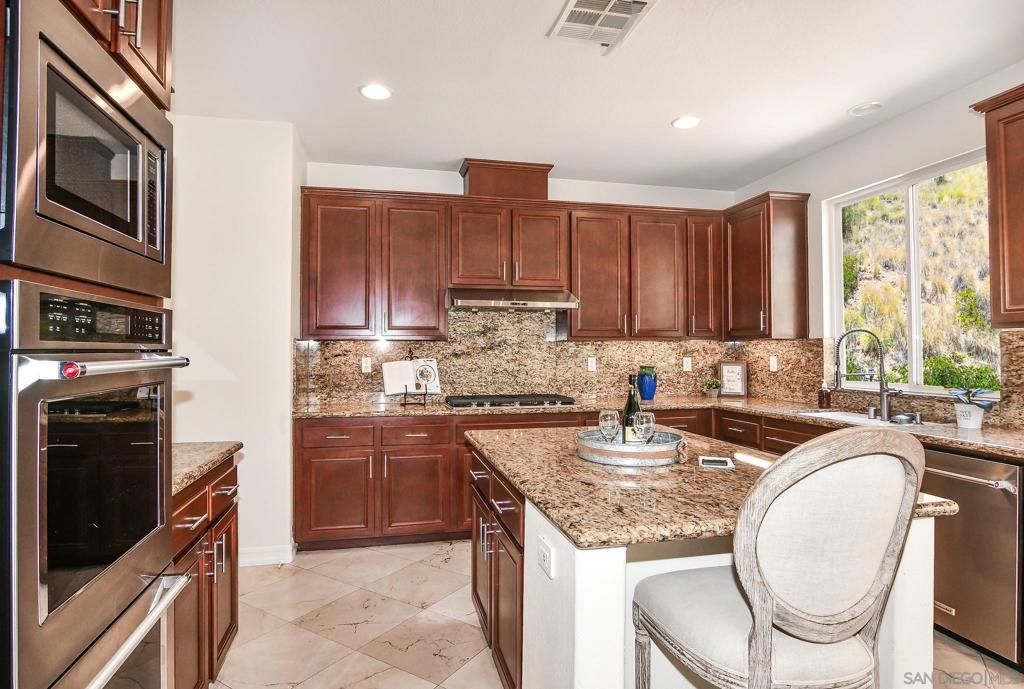Image 38 of property listing at 3805 Sacramento Dr, La Mesa, CA 91941