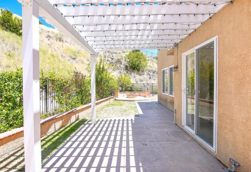 Image 9 of property listing at 3805 Sacramento Dr, La Mesa, CA 91941