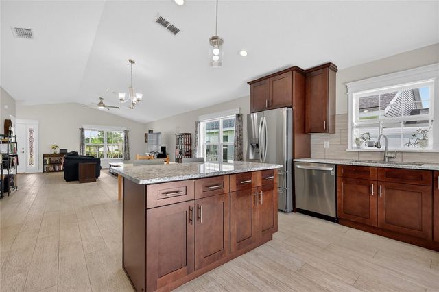 12591 NE 49TH DRIVE, Oxford, FL 34484