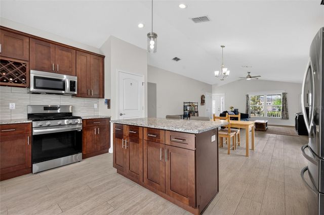 12591 NE 49TH DRIVE, Oxford, FL 34484